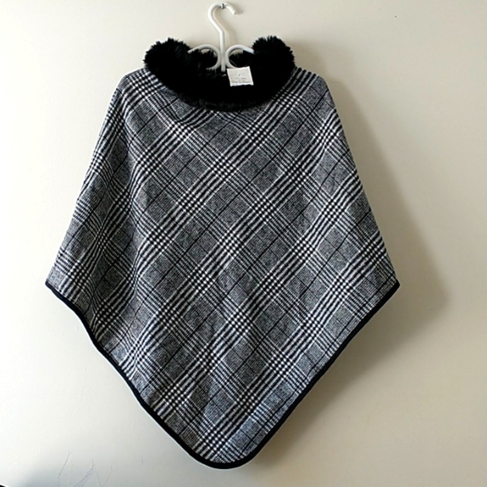 Surell faux fur cape new with tags